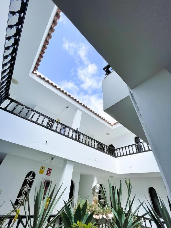 Central House Коралео Екстериор снимка
